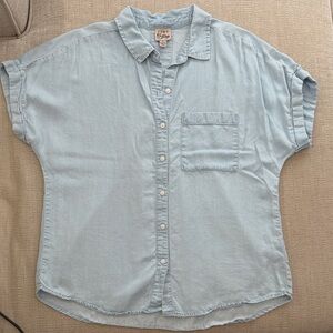 Como Vintage Light Blue Button-Up Blouse